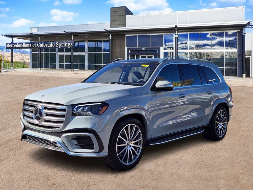 2025 Mercedes Benz GLS 450 4MATIC photo 3