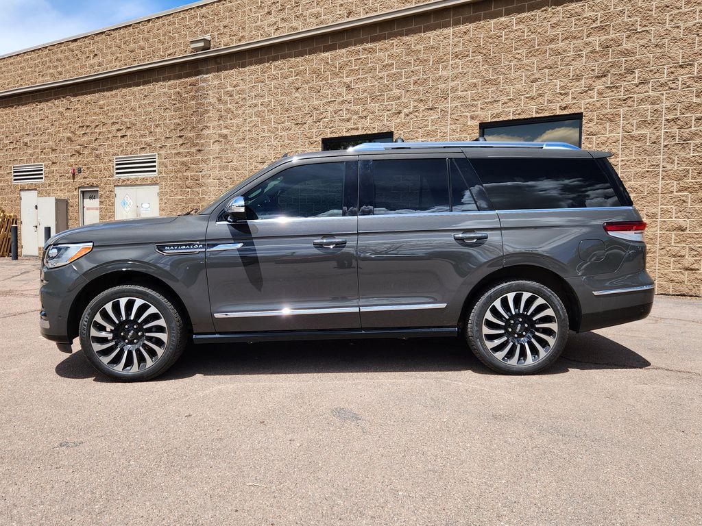 2024 Lincoln Navigator Black Label photo 4