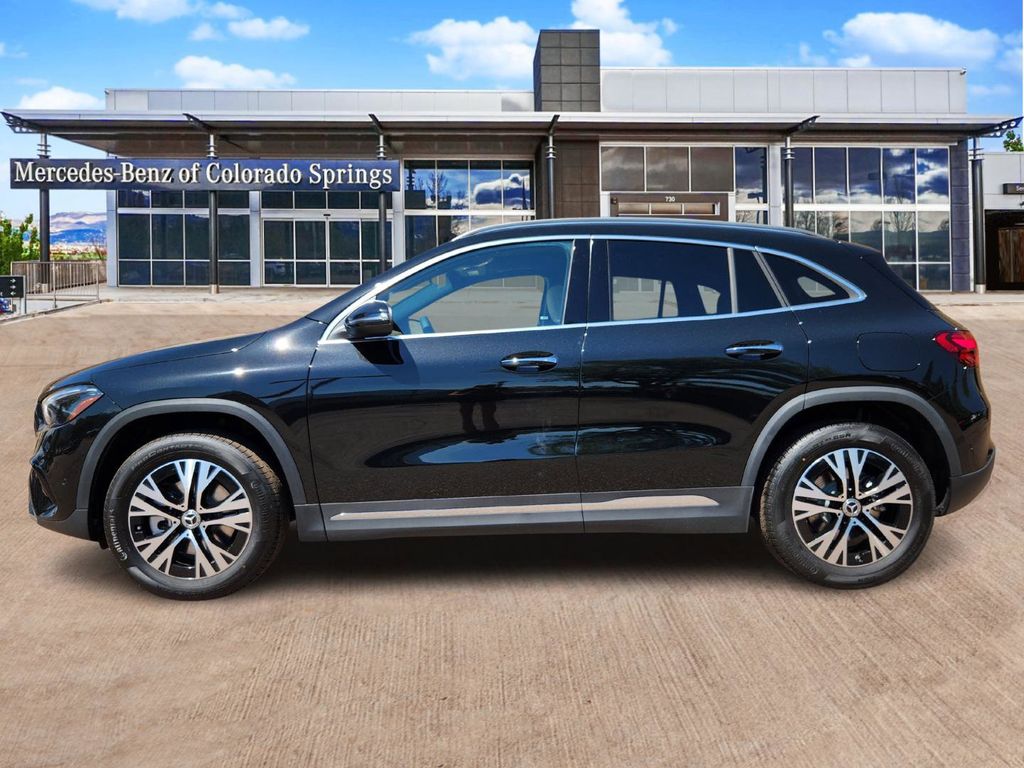 2026 Mercedes Benz GLA 250 4MATIC photo 4