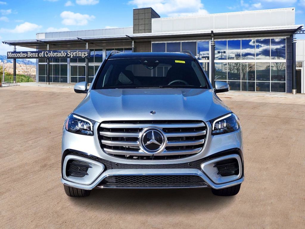 2025 Mercedes Benz GLS 450 4MATIC photo 2