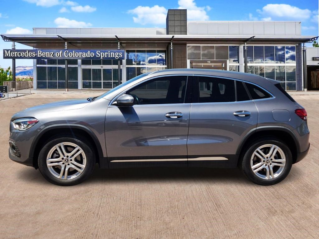 2021 Mercedes Benz GLA 250 4MATIC photo 4