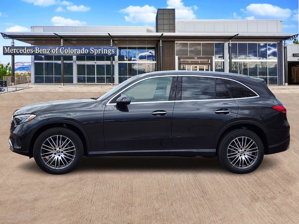 2025 Mercedes Benz GLC 300 4MATIC photo 4
