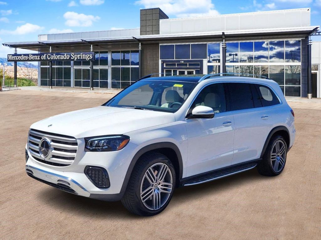 2025 Mercedes Benz GLS 450 4MATIC photo 3