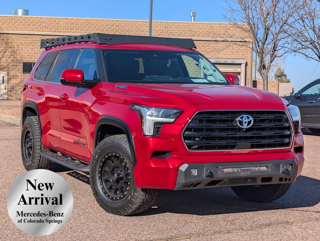 2023 Toyota Sequoia SR5 photo 2