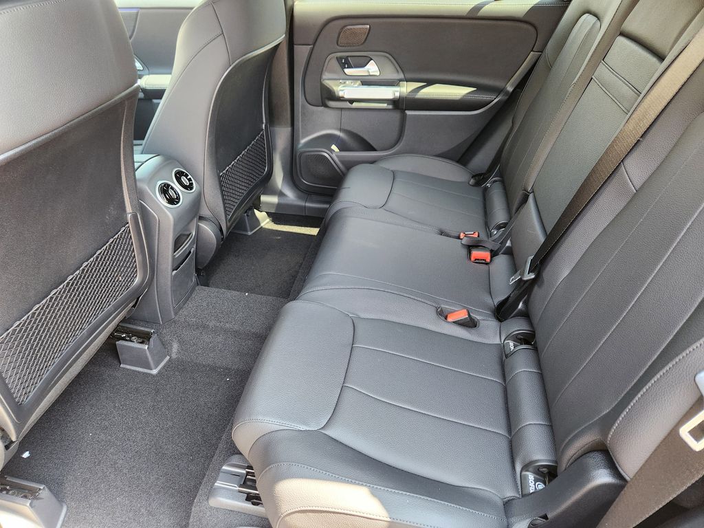 2025 Mercedes-Benz GLB Base - Photo 29