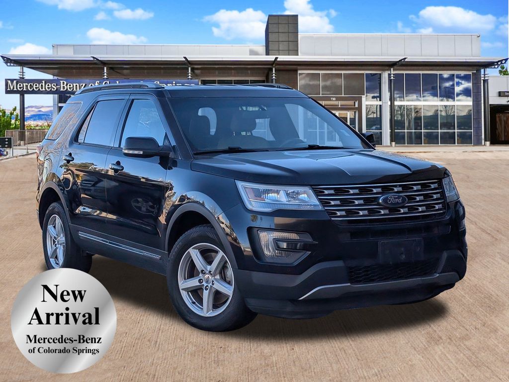 2016 Ford Explorer XLT photo 2