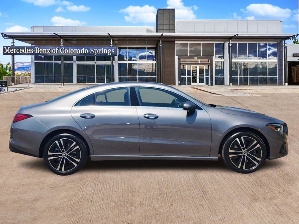 2025 Mercedes Benz CLA 250 4MATIC photo 4