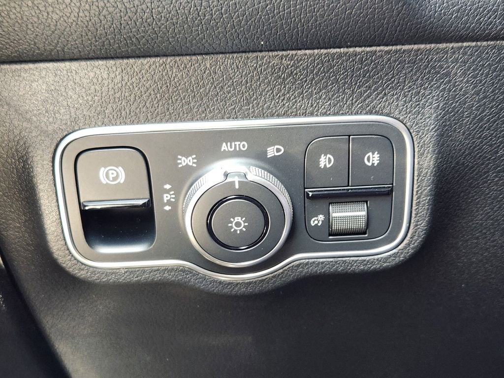 2025 Mercedes-Benz GLB Base - Photo 21