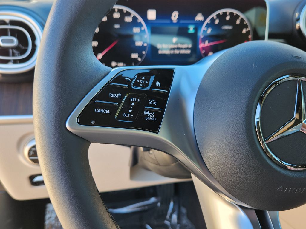 2025 Mercedes-Benz C-Class Sedan C 300 - Photo 27
