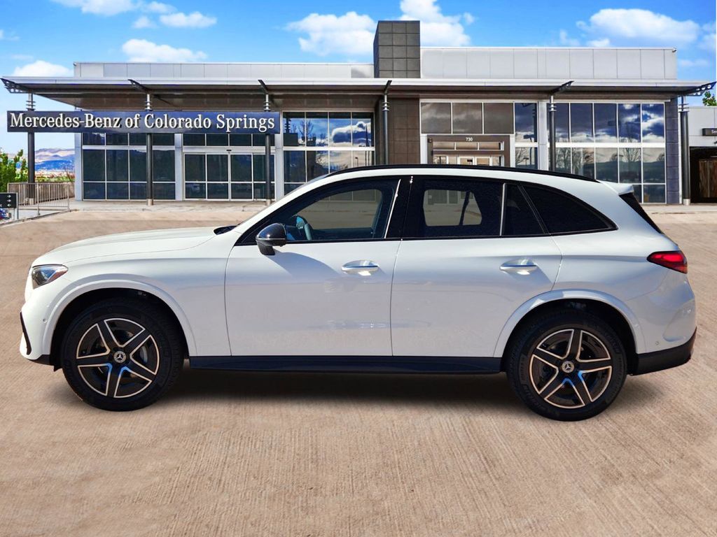 2026 Mercedes Benz GLC 300 4MATIC photo 4