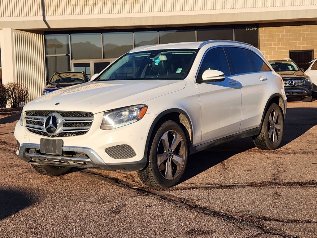 2018 Mercedes Benz GLC 300 photo 3