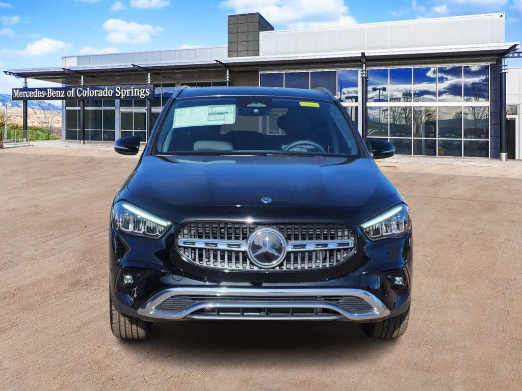 2025 Mercedes Benz GLA 250 4MATIC photo 2