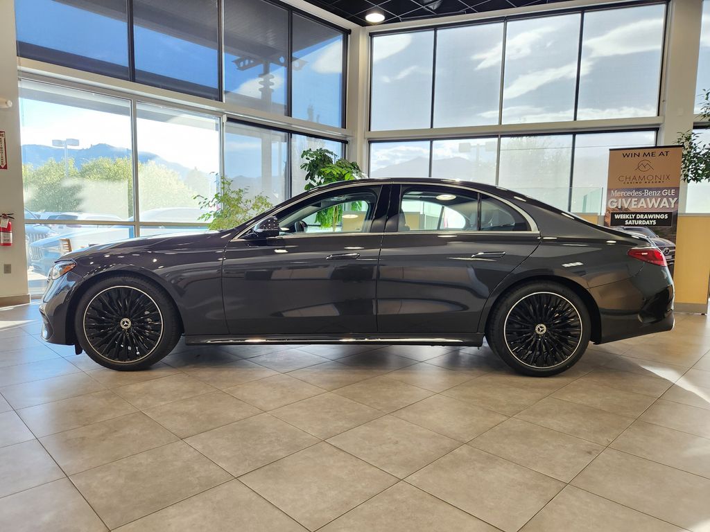 2026 Mercedes Benz E 450 4MATIC photo 4