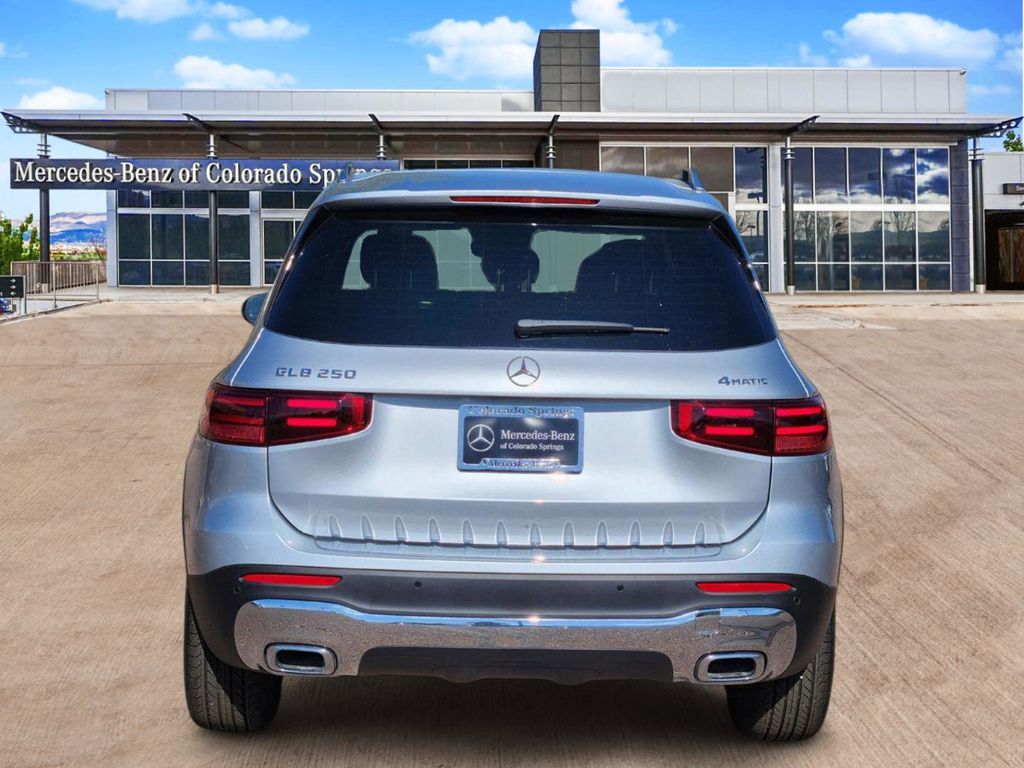 2025 Mercedes-Benz GLB Base - Photo 6