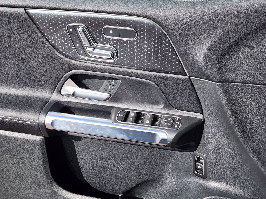 2025 Mercedes-Benz GLB Base - Photo 21