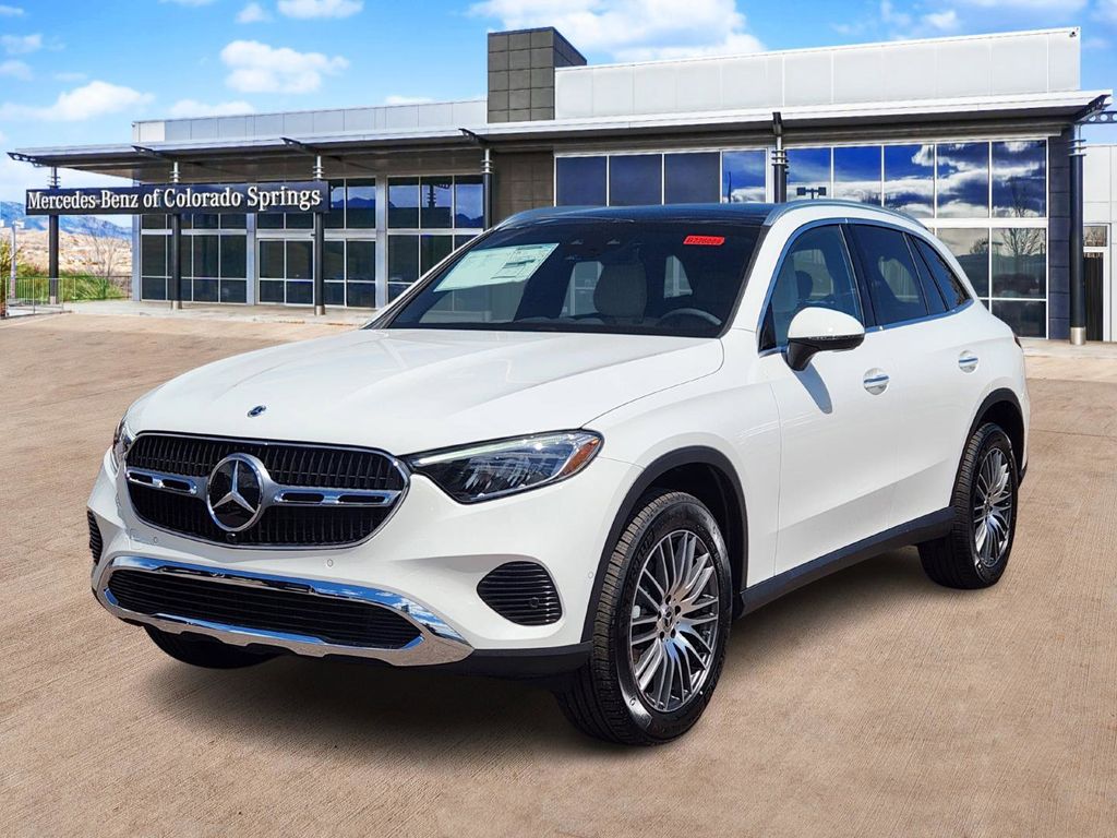 2026 Mercedes Benz GLC 300 4MATIC photo 3