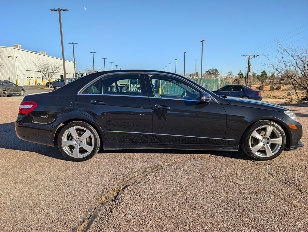 2010 Mercedes Benz E Sedan photo 4