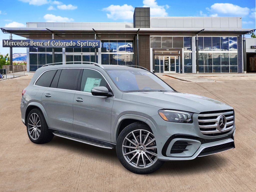 2025 Mercedes-Benz GLS Base's photo