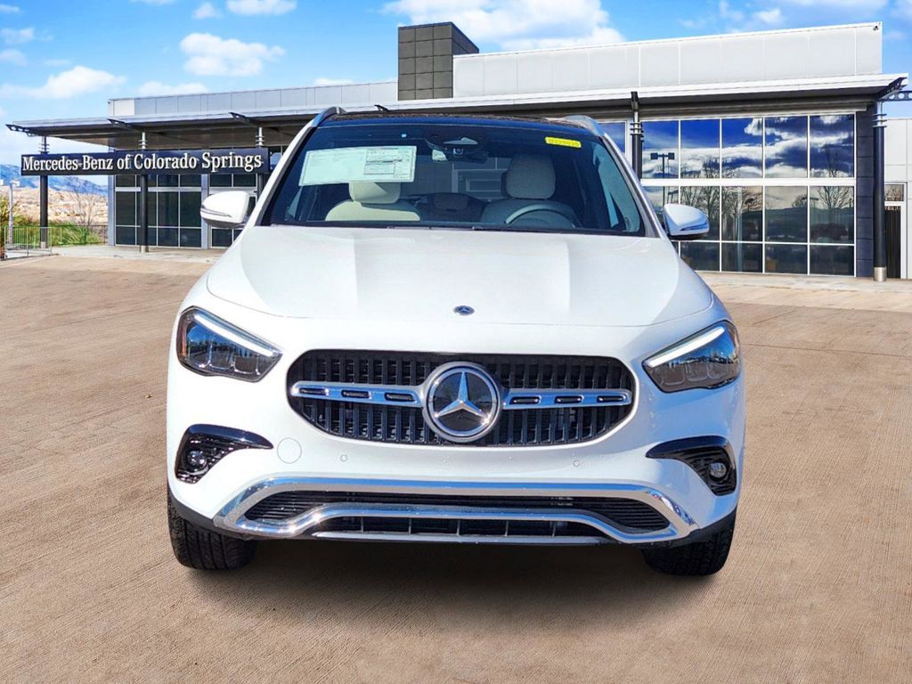 2025 Mercedes Benz GLA 250 4MATIC photo 2