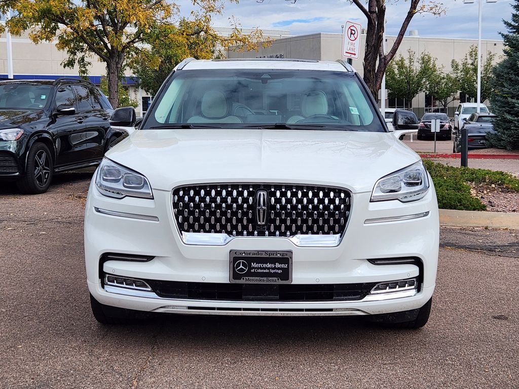 2023 Lincoln Aviator Black Label photo 2