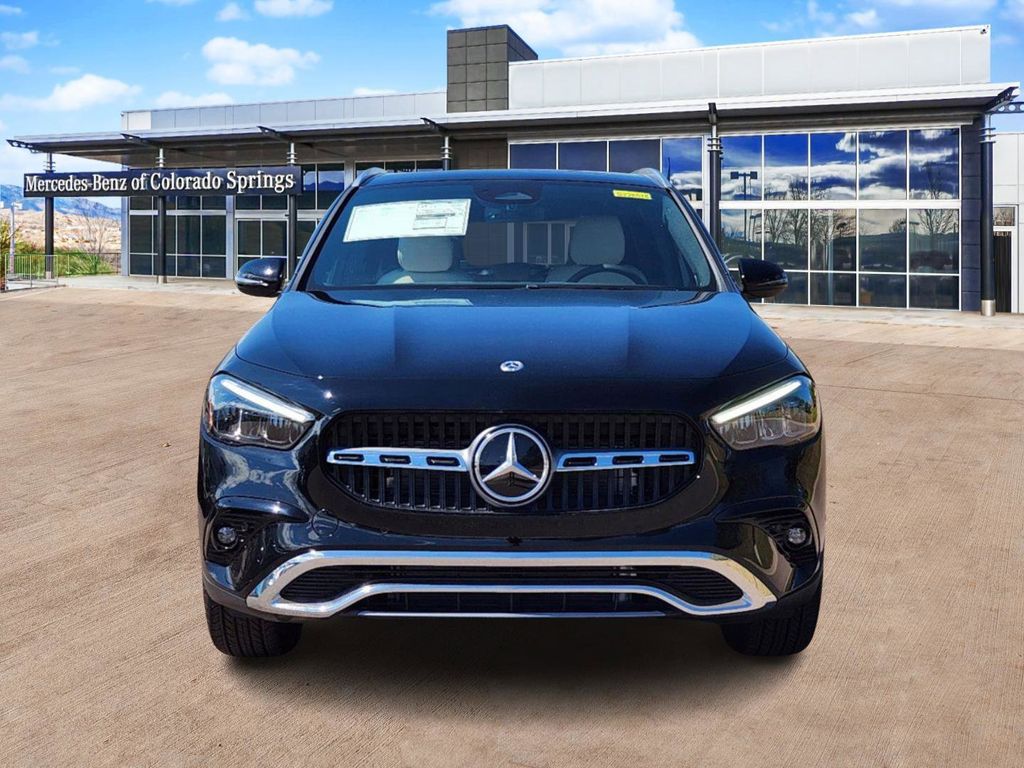 2025 Mercedes Benz GLA 250 4MATIC photo 2
