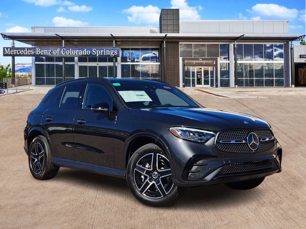 2026 Mercedes-Benz GLC Base's photo
