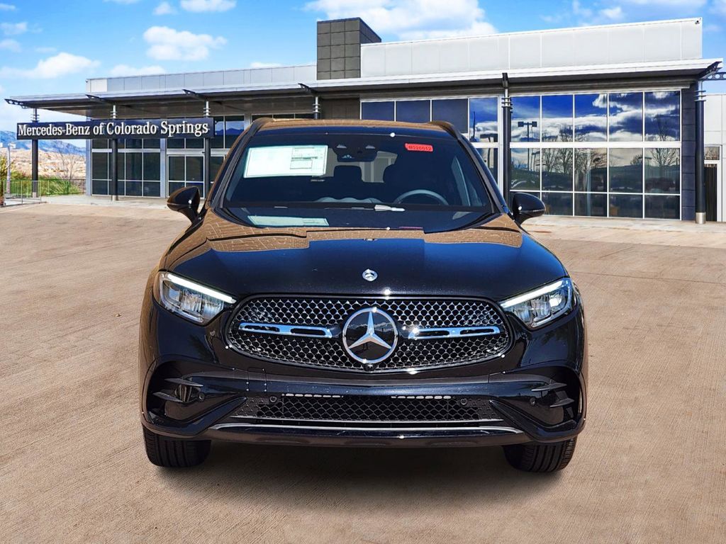 2026 Mercedes Benz GLC 300 4MATIC photo 2
