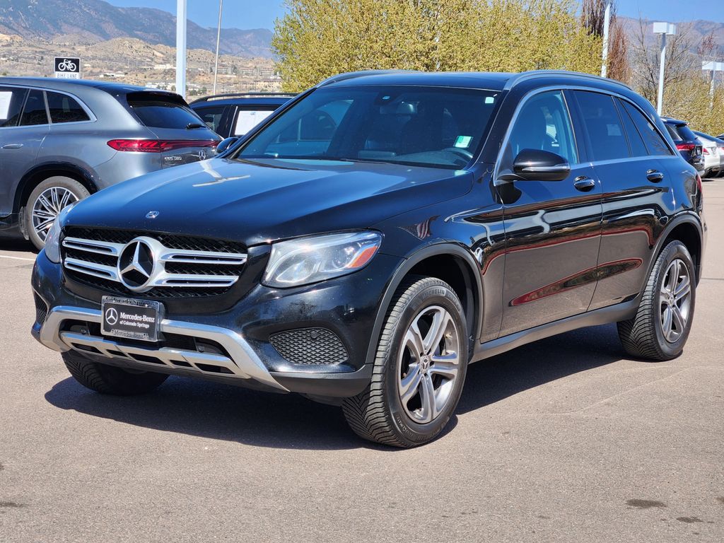 2019 Mercedes Benz GLC 300 4MATIC photo 3