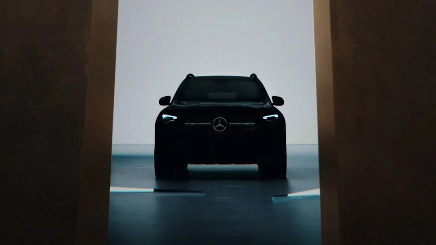 front-view-of-2024-mercedes-benz-glb