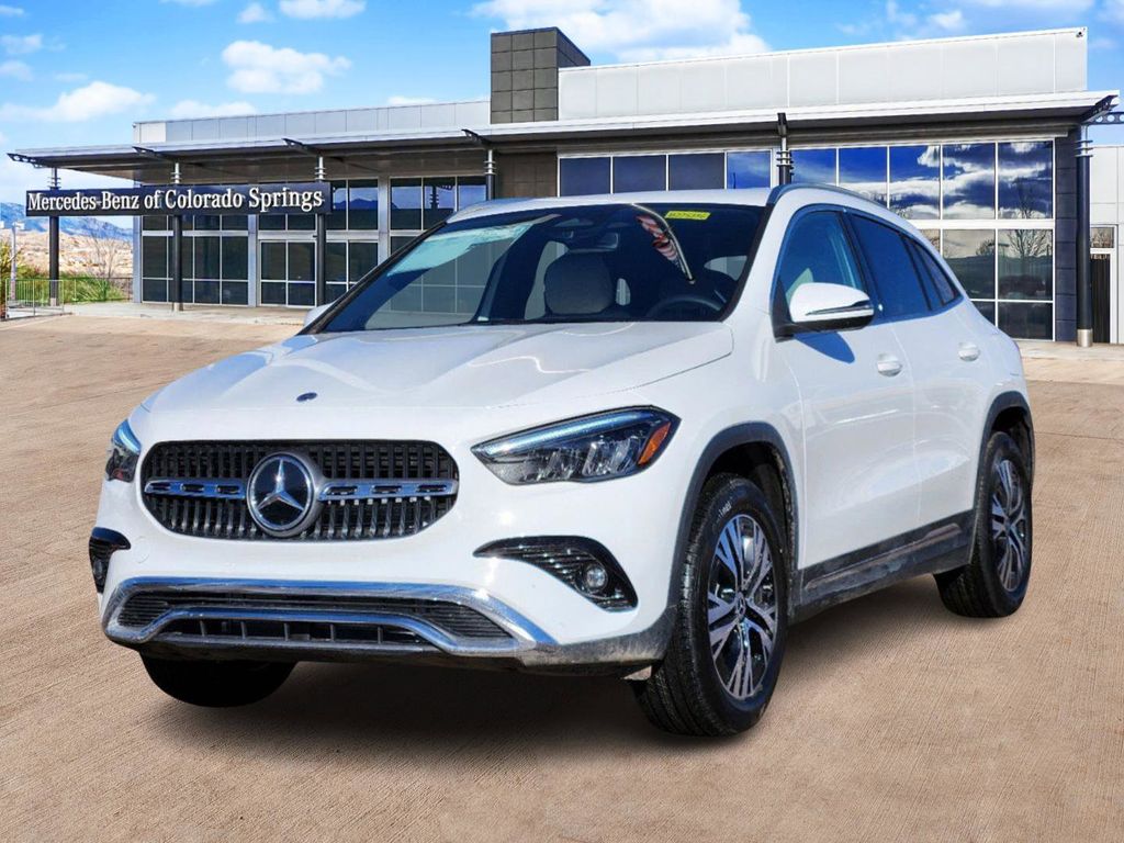 2025 Mercedes Benz GLA 250 4MATIC photo 3
