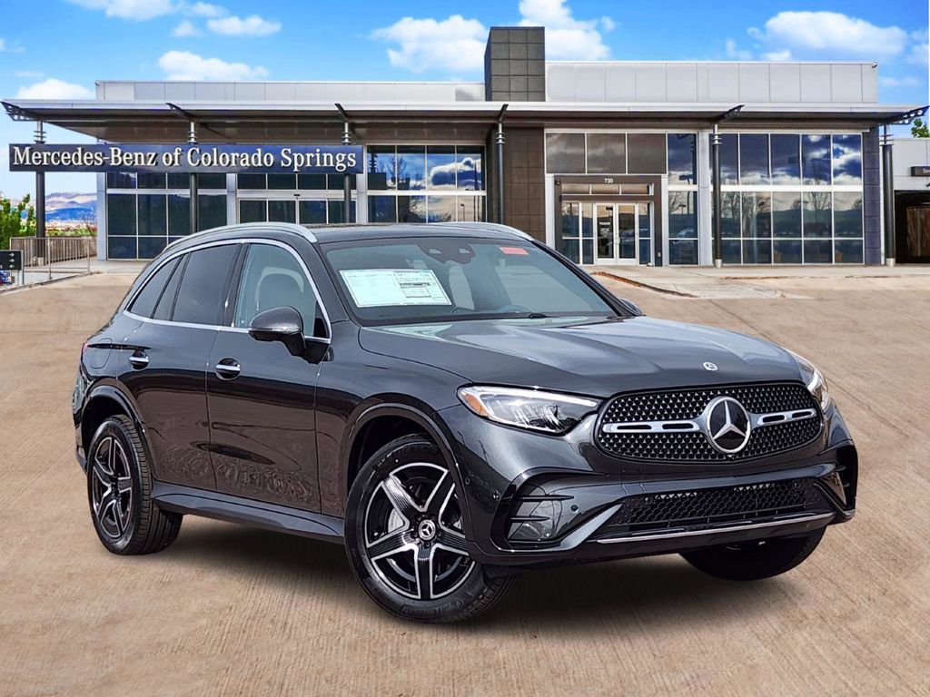 2026 Mercedes-Benz GLC Base's photo