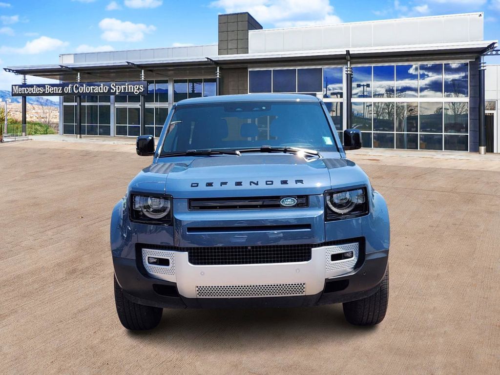 2023 Land Rover Defender 90 S photo 2