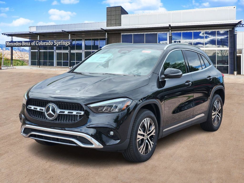 2026 Mercedes Benz GLA 250 4MATIC photo 3