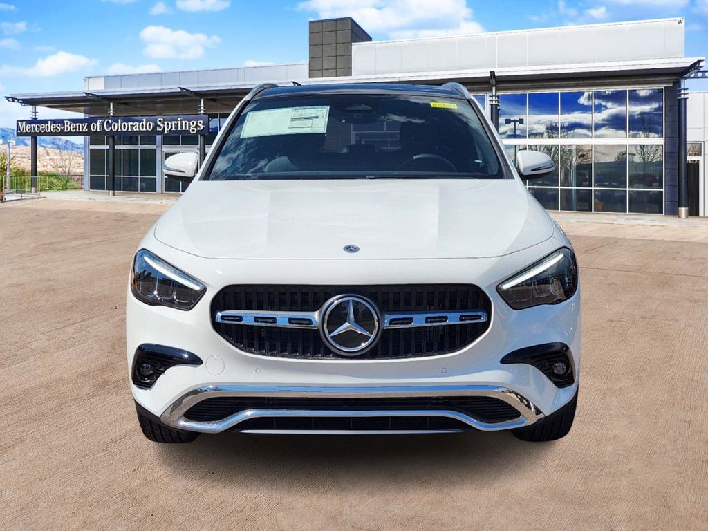 2025 Mercedes Benz GLA 250 4MATIC photo 2