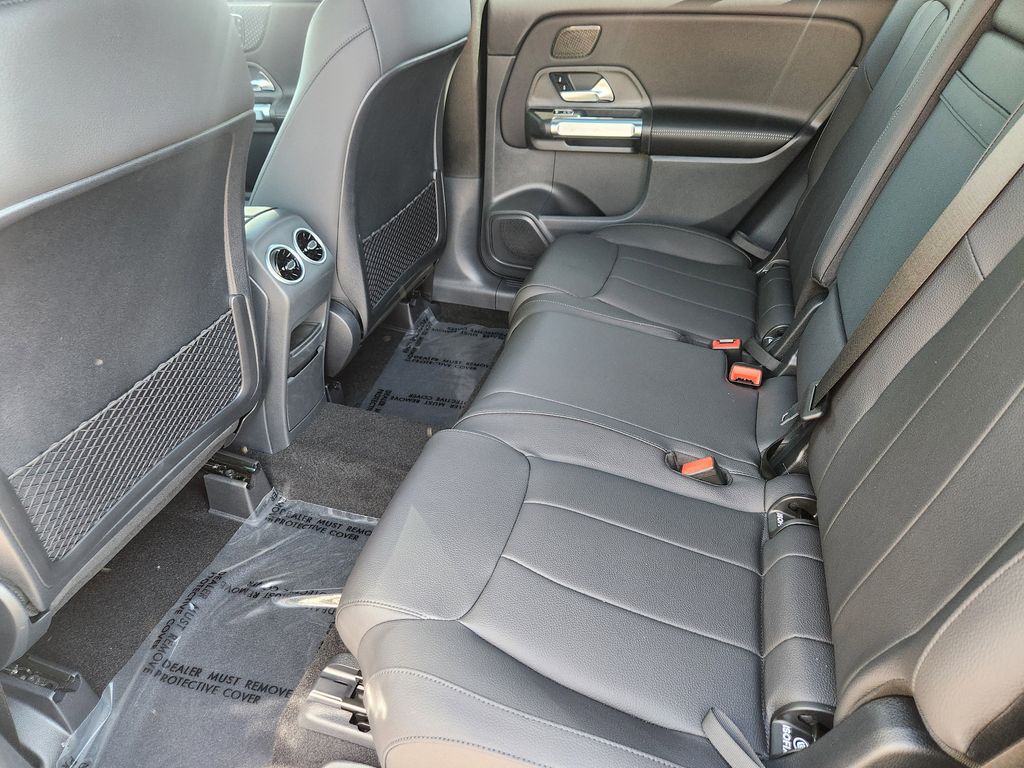 2025 Mercedes-Benz GLB Base - Photo 28