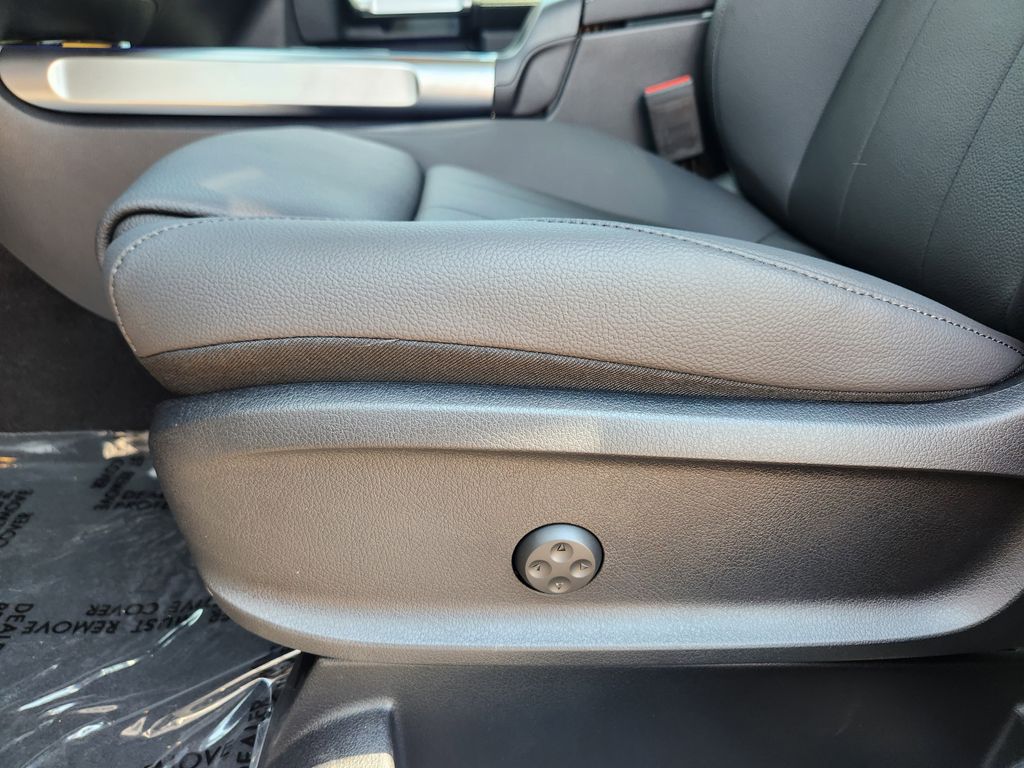 2025 Mercedes-Benz GLB Base - Photo 23