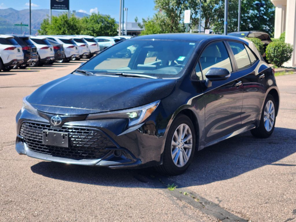2025 Toyota Corolla SE photo 3