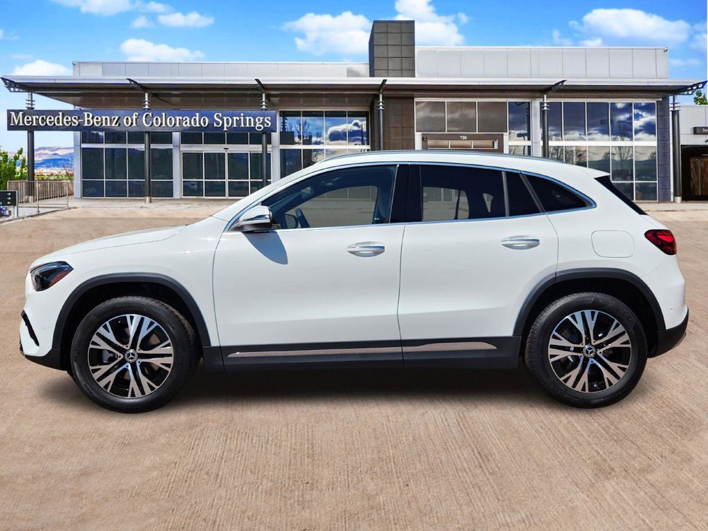 2026 Mercedes Benz GLA 250 4MATIC photo 4