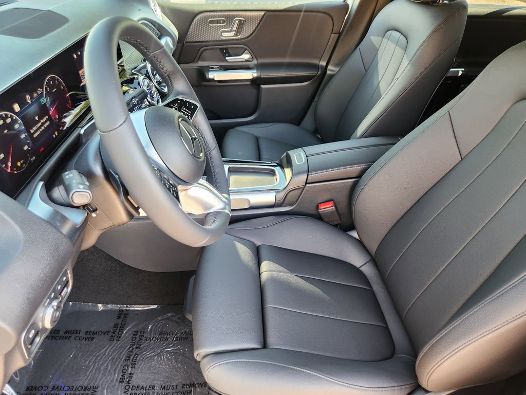 2025 Mercedes-Benz GLB Base - Photo 12