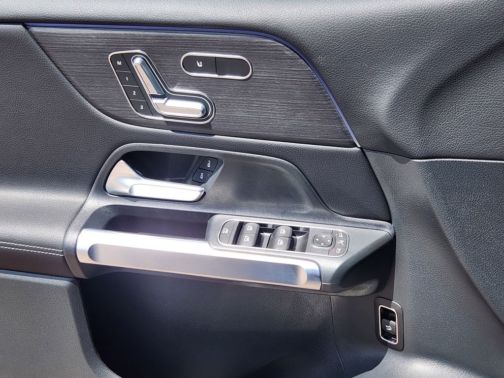 2025 Mercedes-Benz GLB Base - Photo 22