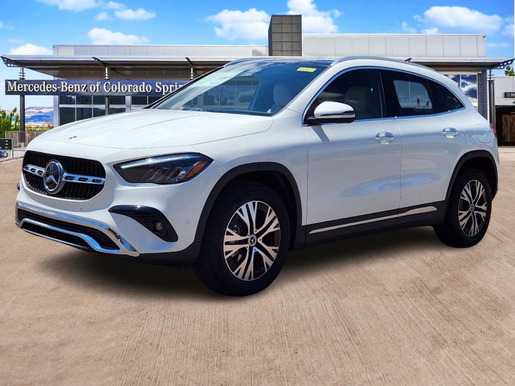 2025 Mercedes Benz GLA 250 4MATIC photo 3