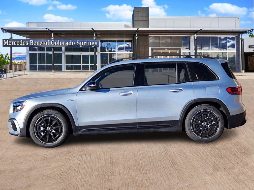 2025 Mercedes Benz GLB AMG 35 4MATIC photo 4