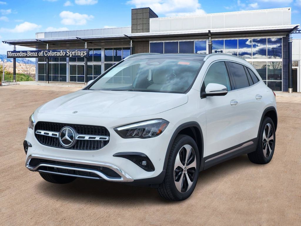 2026 Mercedes Benz GLA 250 4MATIC photo 3