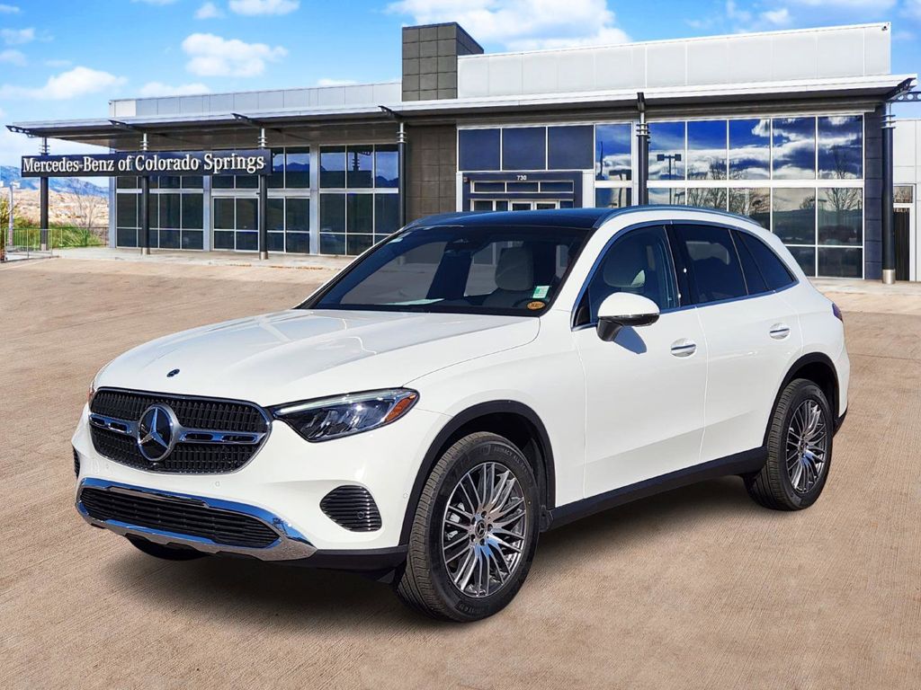 2026 Mercedes Benz GLC 300 4MATIC photo 3