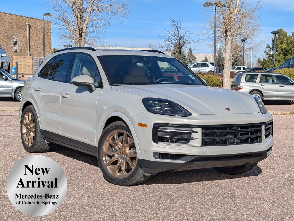 2024 Porsche Cayenne Base's photo