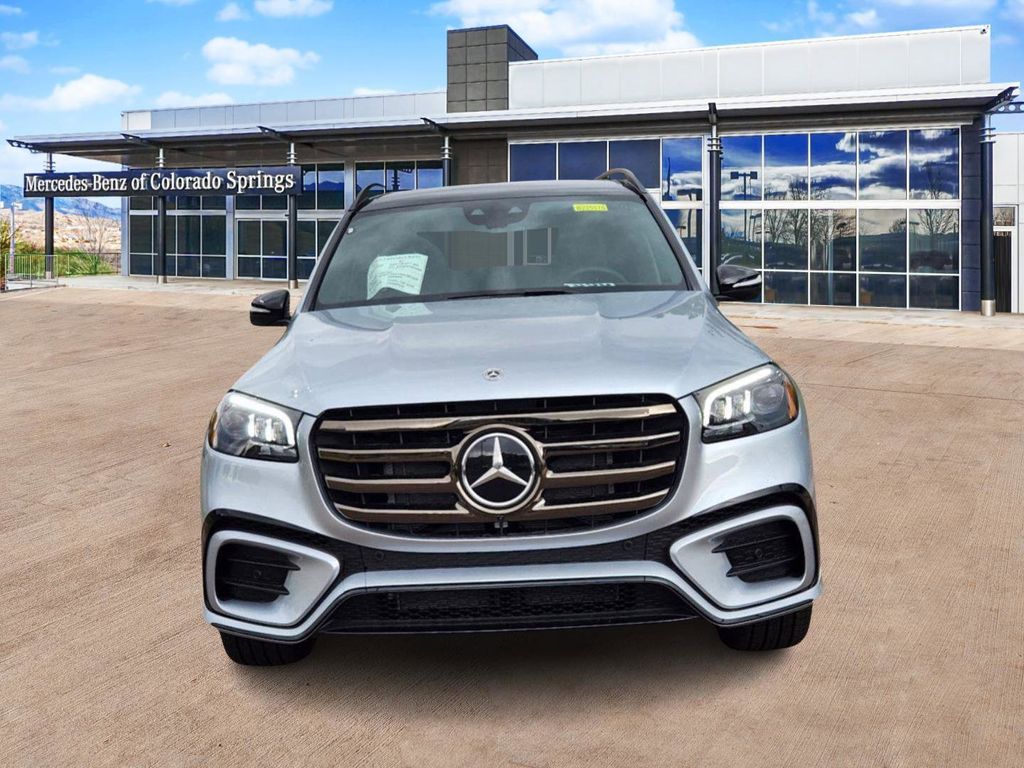 2025 Mercedes Benz GLS 450 4MATIC photo 2