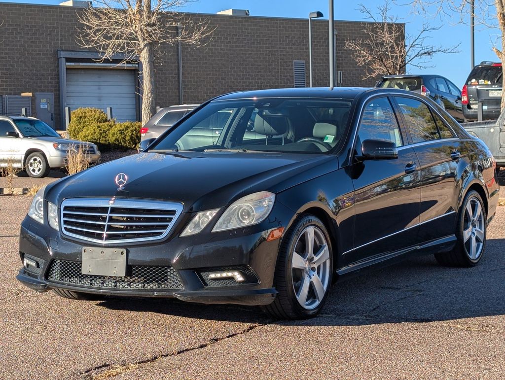 2010 Mercedes Benz E Sedan photo 3