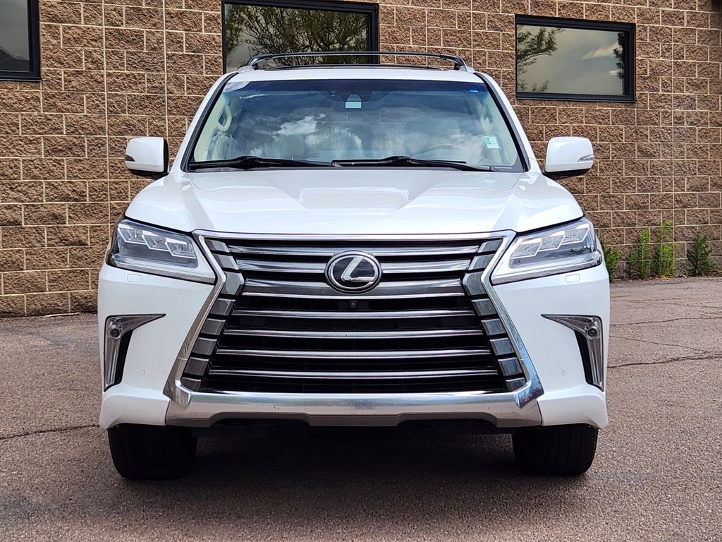 2018 Lexus LX 570 photo 2