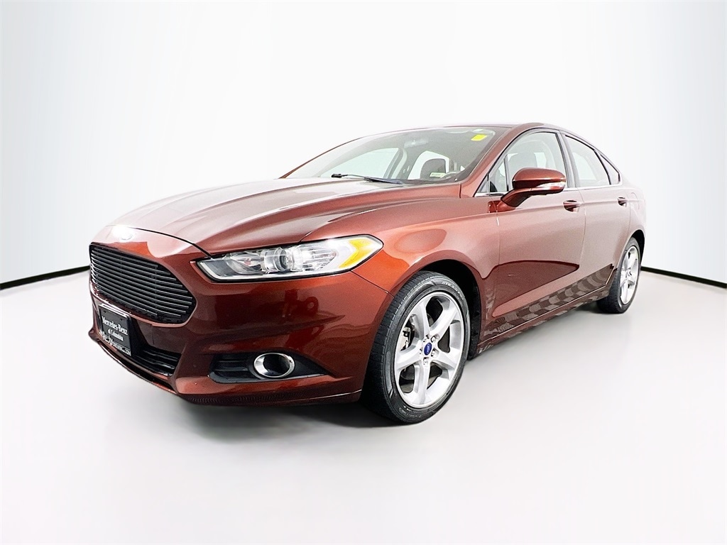Used 2016 Ford Fusion SE Sedan