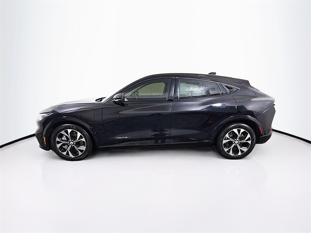 2021 Ford Mustang Mach-E Premium photo 4